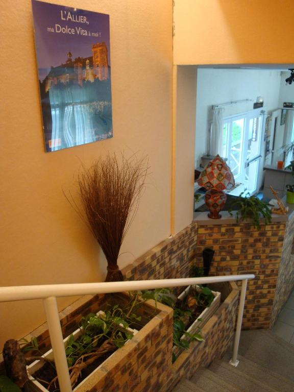 Hotel Du Commerce Tronget Εξωτερικό φωτογραφία