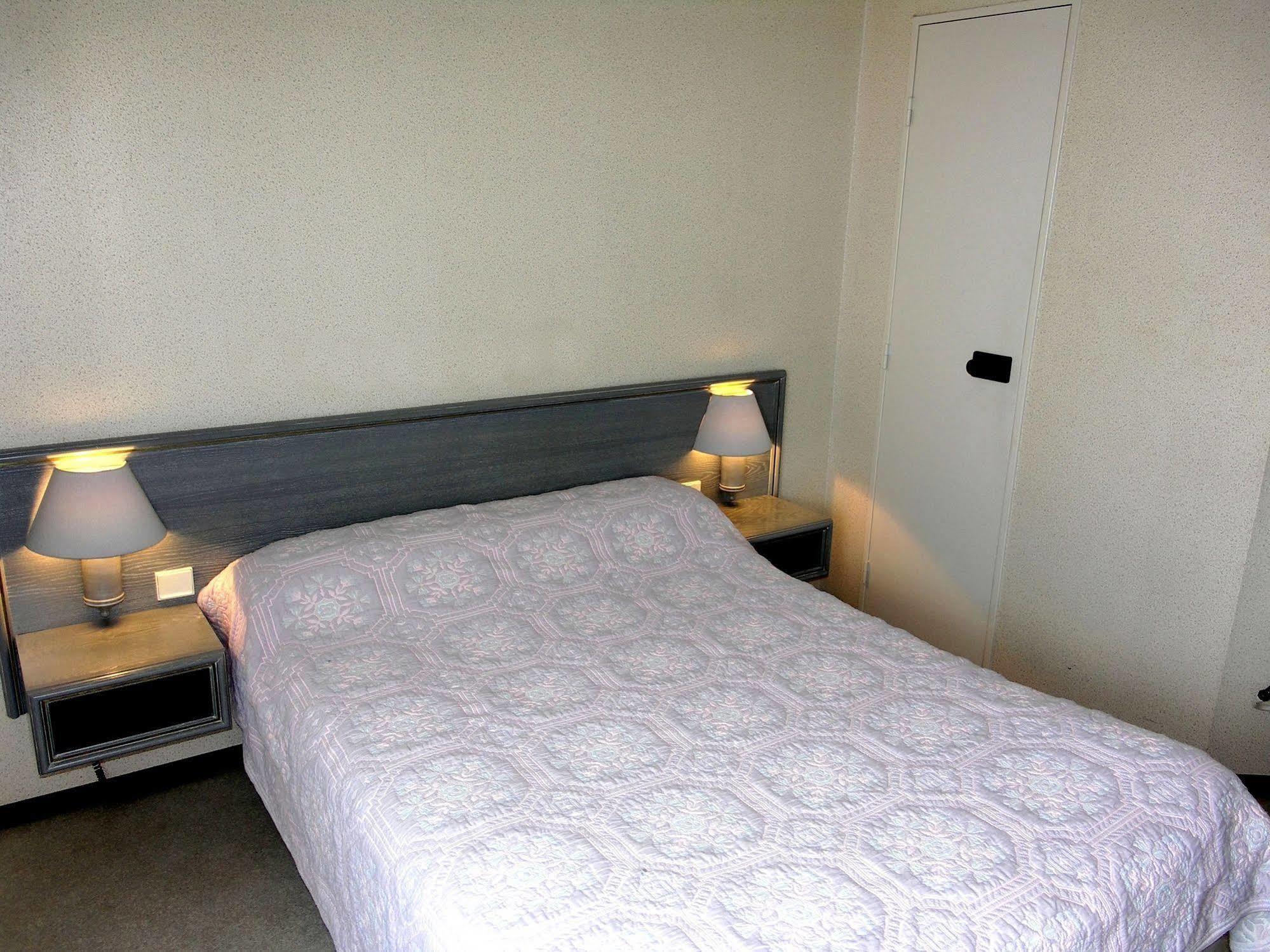 Hotel Du Commerce Tronget Εξωτερικό φωτογραφία