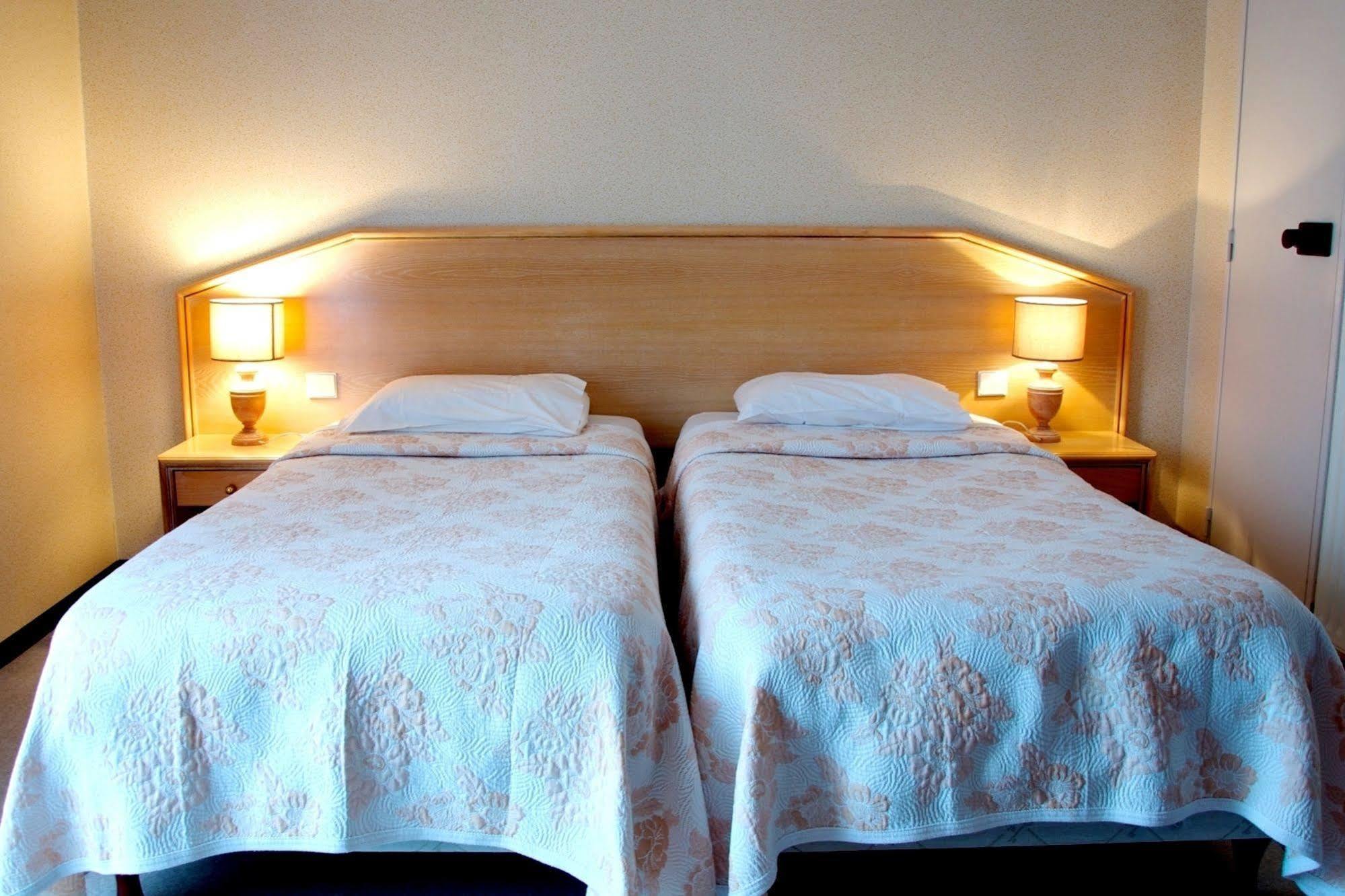Hotel Du Commerce Tronget Εξωτερικό φωτογραφία